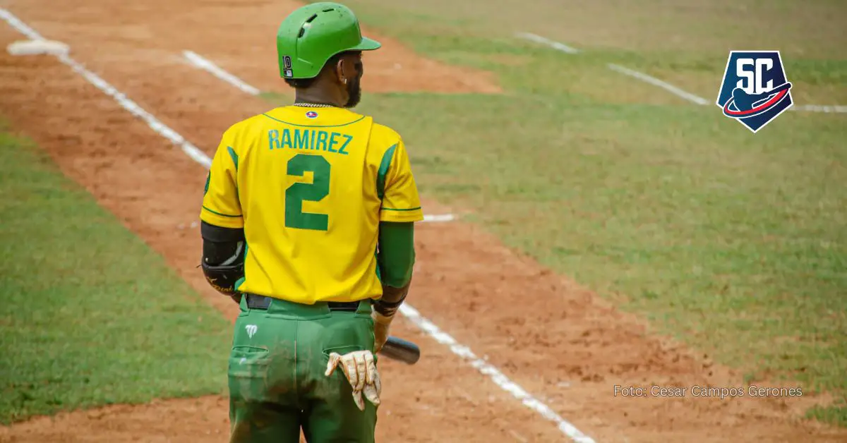 Alexei Ramírez estuvo en jornada pletórica en el beisbol cubano al conectar 3 hits en 4 turnos, uno de ellos su cuadrangular número 14