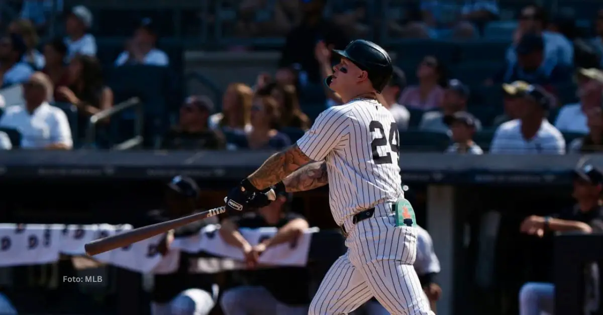 Alex Verdugo en el box con New York Yankees