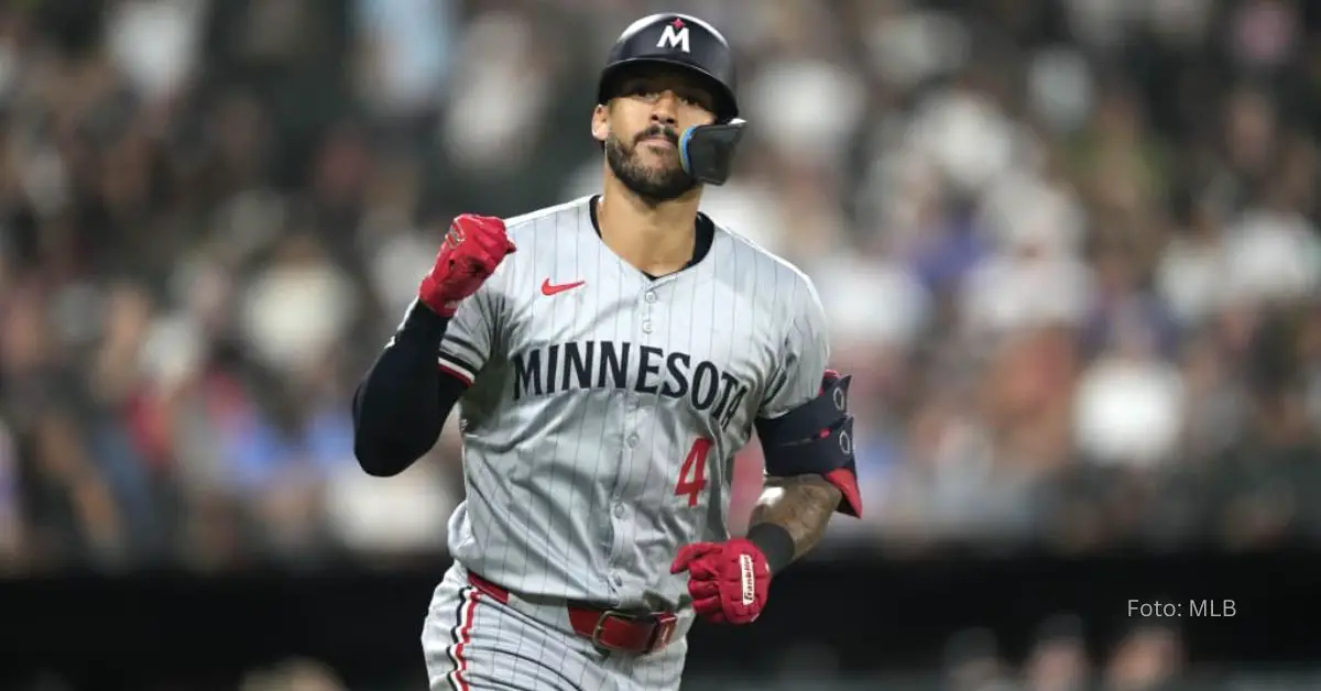 Carlos Correa entusiasmado con el uniforme del equipo de Minnesota Twins